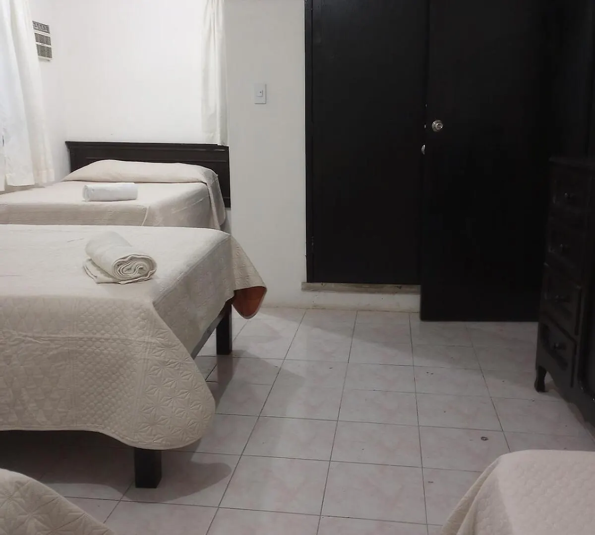 Large House With Pool In Cancun For Big Groups